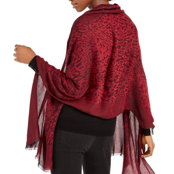 New Calvin Klein Red Leopard Chambray Rayon Scarf - Picture 3 of 6